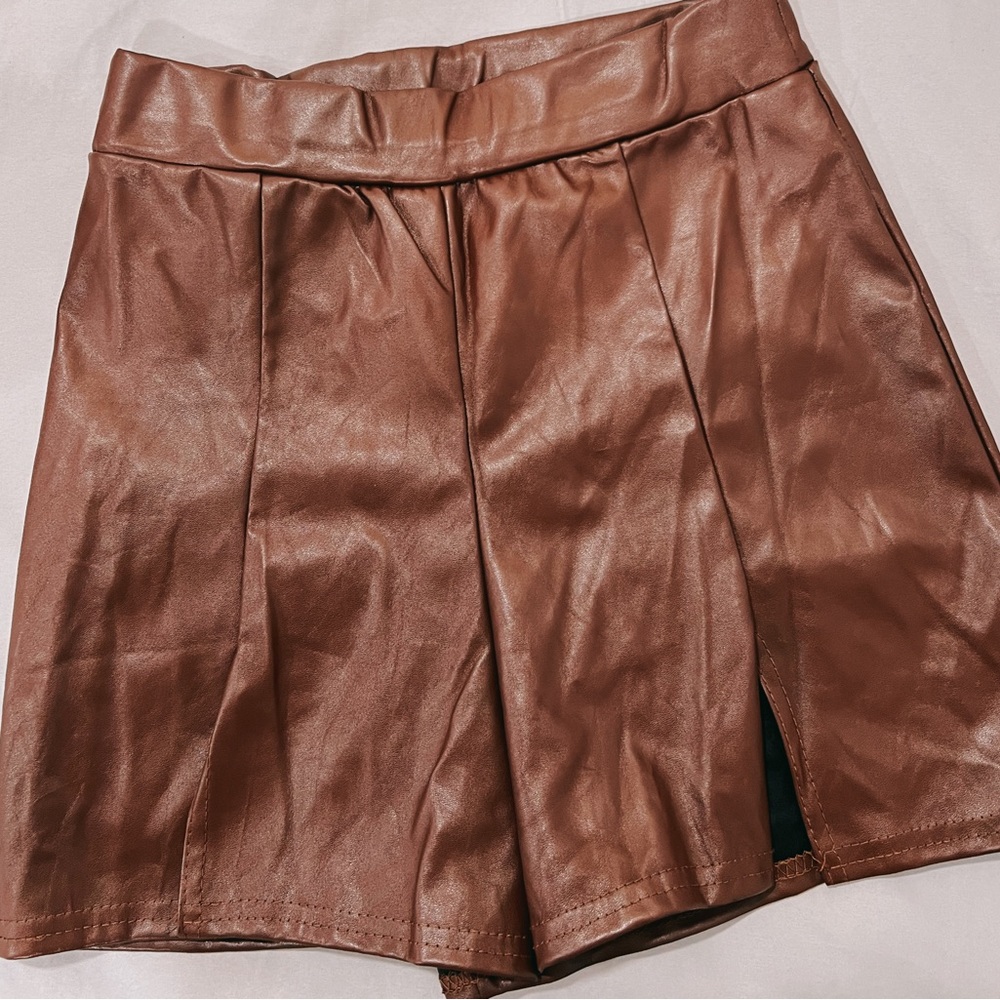 Boohoo, size 6, brown leather
